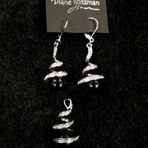 Beautiful earrings with match pendant